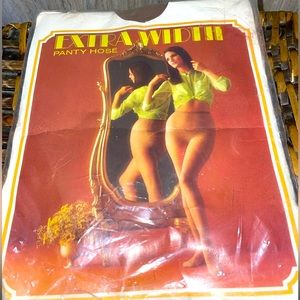 Vintage Jeanne Plus Size 1970's Nylon Pantyhose Color Toast